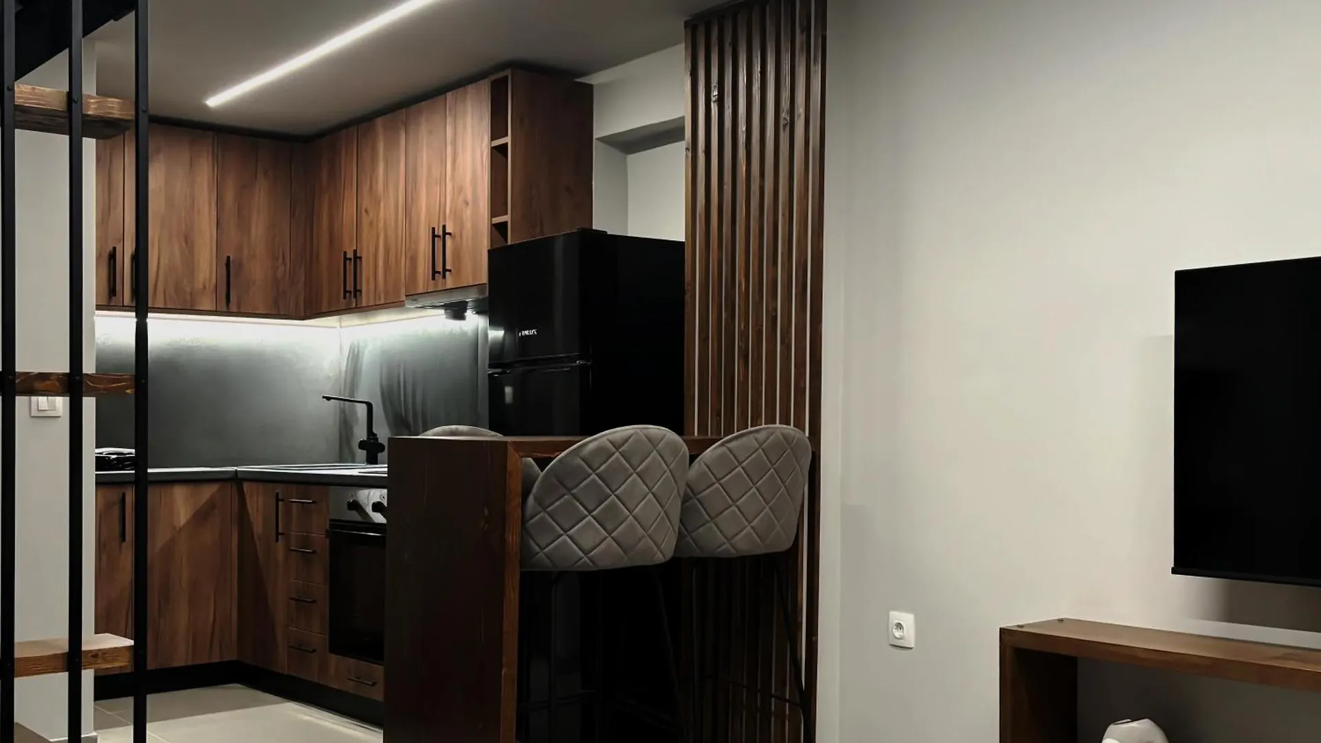 Redwood Suite, Wooden Suites Szaloniki